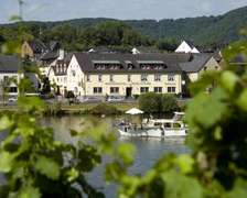 Winzerhotel und Restaurant zum Moselstrand